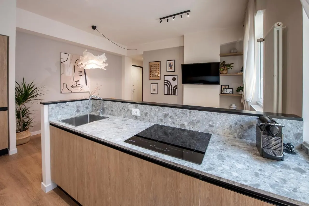 Ma & Ma Luxury Apartment: Beachfront Retreat with Private Parking Sestri Levante