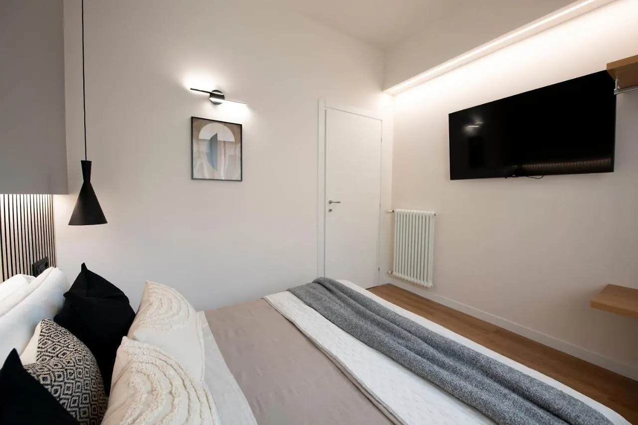 Ma & Ma Luxury Apartment: Beachfront Retreat with Private Parking Sestri Levante Italy