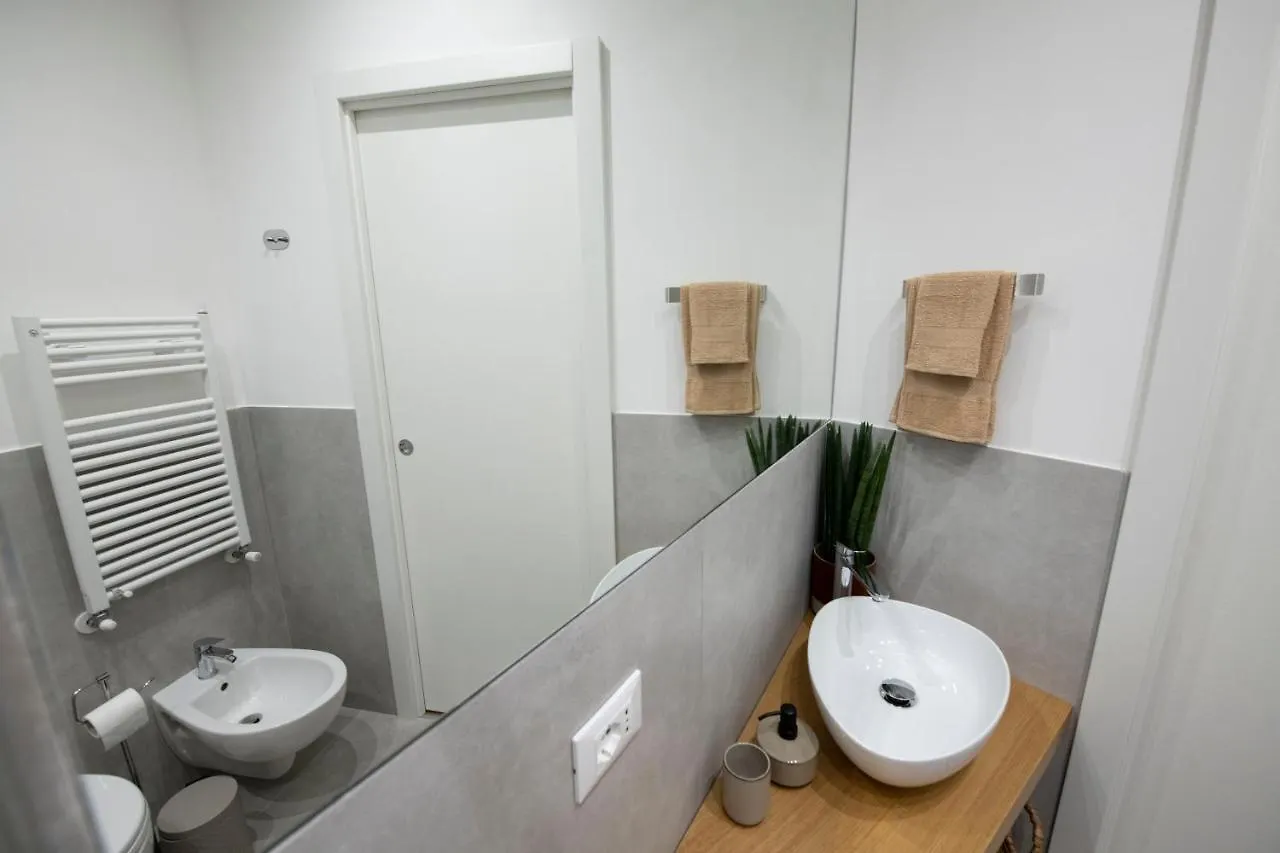Ma & Ma Luxury Apartment: Beachfront Retreat with Private Parking Sestri Levante