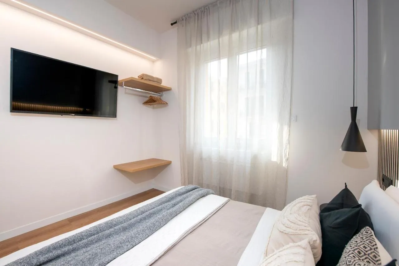 Apartment Ma & Ma Luxury Apartment: Beachfront Retreat with Private Parking Sestri Levante