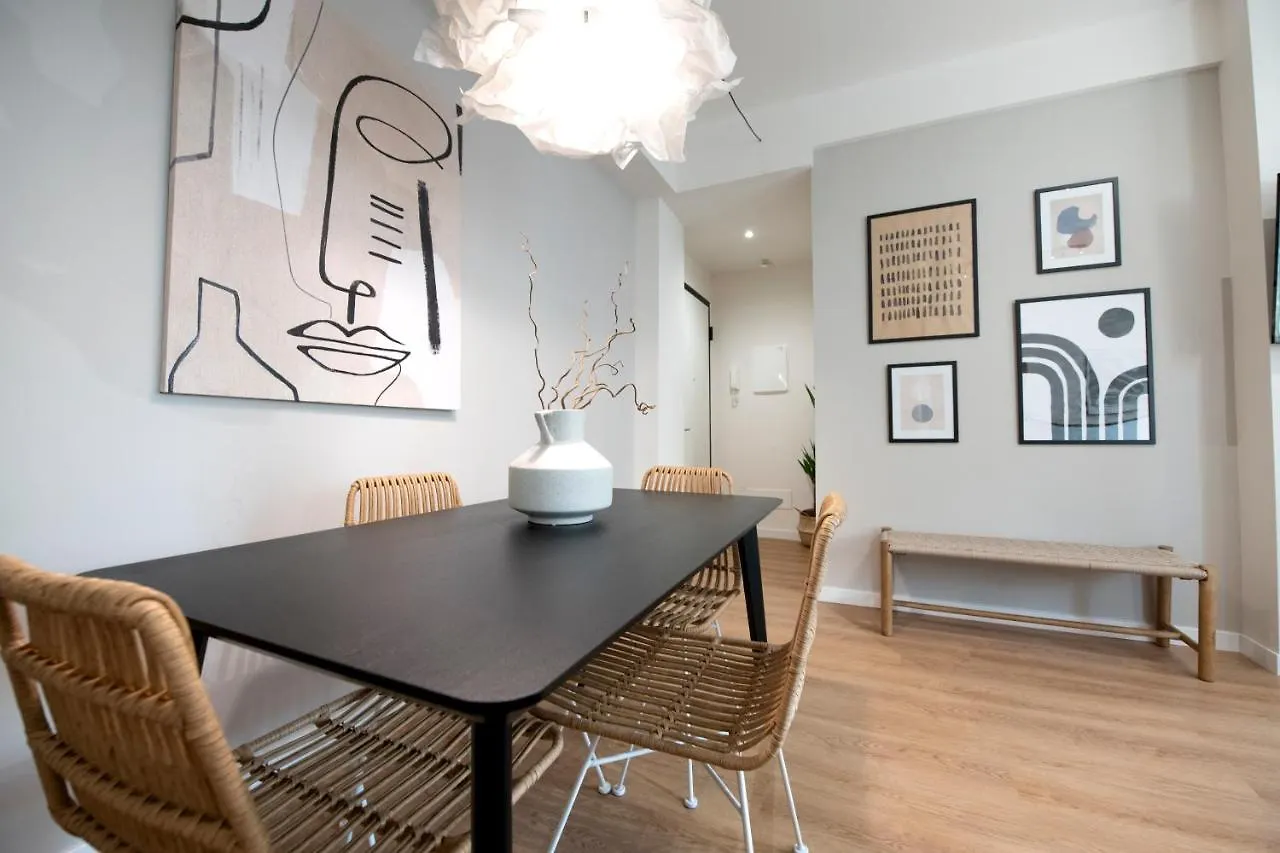 Ma & Ma Luxury Apartment: Beachfront Retreat with Private Parking Sestri Levante Apartment