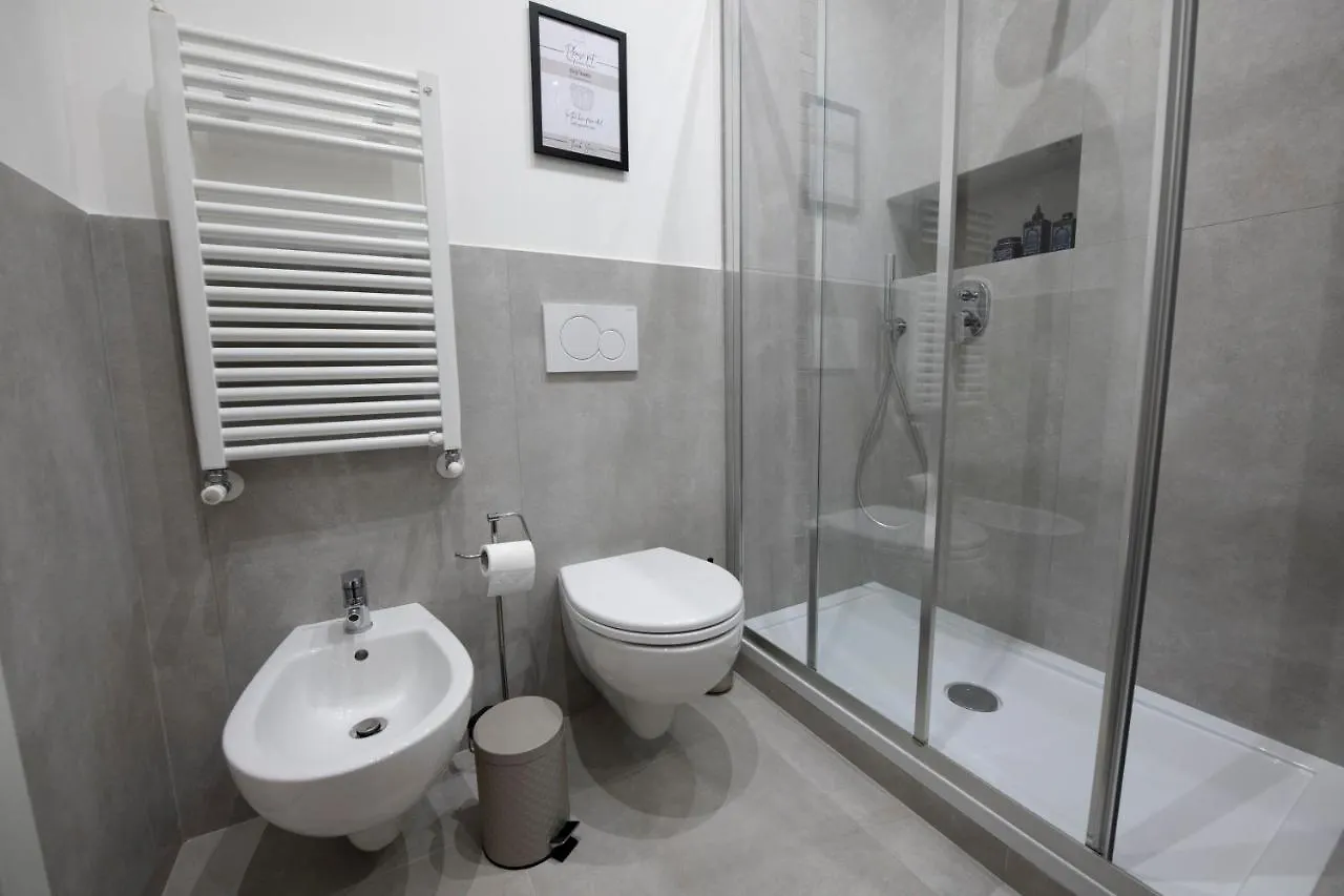 Ma & Ma Luxury Apartment: Beachfront Retreat with Private Parking Sestri Levante Apartment